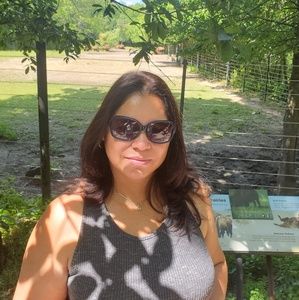 Meet your Posher, Ana